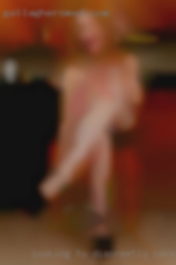 Looking to discreetly be with Corona, CA a women.