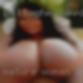 Mature woman ample breasts